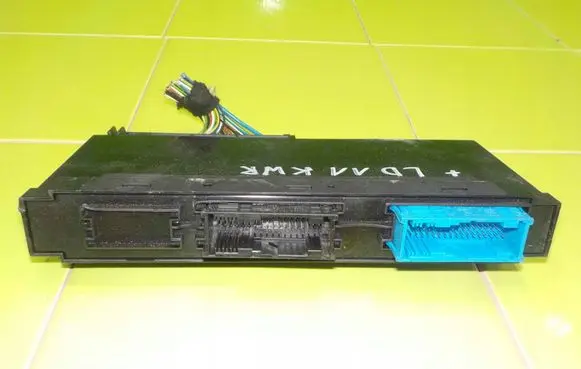 BMW 1 E81 E87 Central body control module 9253482 MP403