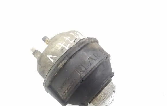 Engine mount bracket