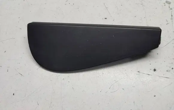 Renault Megane III Fender end trim 833300006R