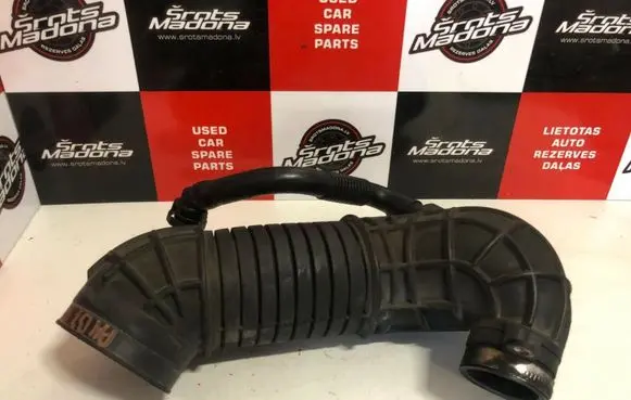 Audi A4 S4 B7 8E 8H Air intake hose/pipe 8E0129615J