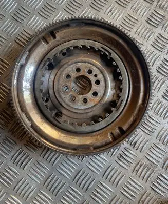 Volkswagen Polo V 6R Flywheel 06K105266E