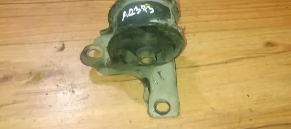Honda Accord Engine mount bracket