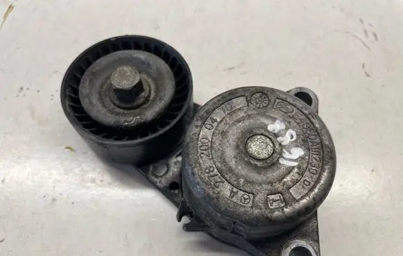 Mercedes-Benz S C217 Generator/alternator belt tensioner A2782000470 2782000470