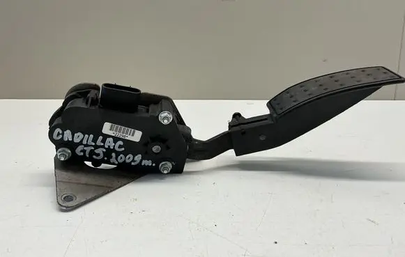 Cadillac CTS Accelerator throttle pedal 10379038