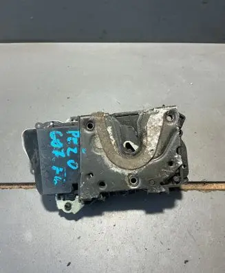 Peugeot 607 Front door lock 
