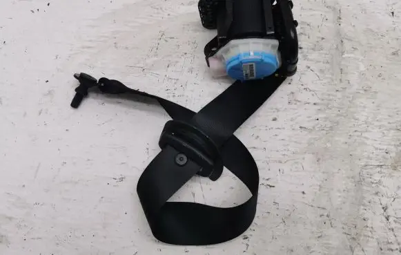 Mercedes-Benz B W246 W242 Front seatbelt