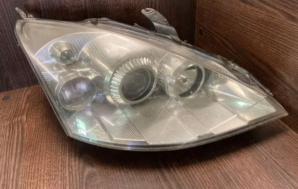 Ford Focus Headlight/headlamp 2M5113W029DE 1EL24604502