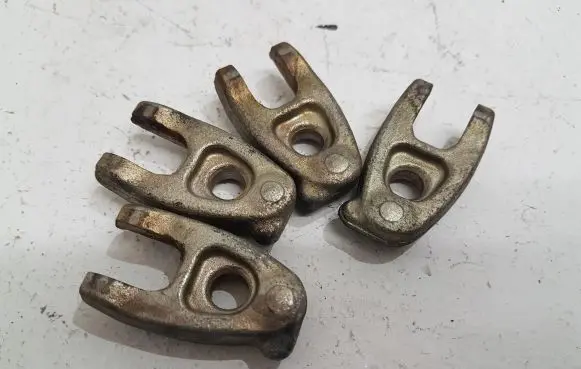 Renault Megane III Fuel Injector clamp holder