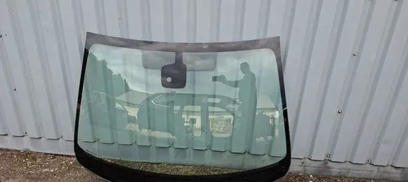 Peugeot 308 Front windscreen/windshield window DOT24M203AS1 E000255