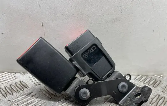 Audi A7 S7 4G Middle seatbelt buckle (rear) 4G0857739