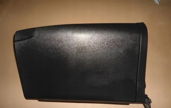 KIA Carens III Glove box