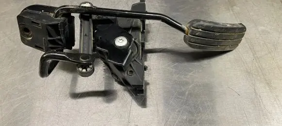 Renault Kangoo I Accelerator throttle pedal 8200699691