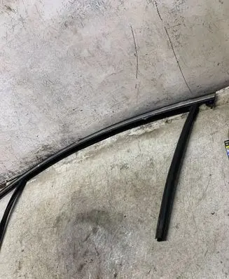 Ford Mondeo MK V Rubber seal front door (on door) 