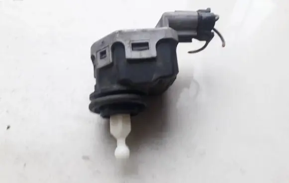 Opel Astra G Headlight level adjustment motor 90590665