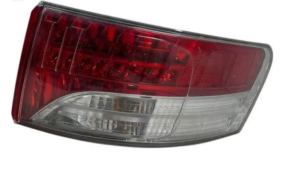 Toyota Avensis T270 Rear/tail lights 08051