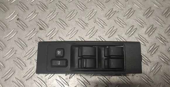 Toyota Corolla Verso AR10 Electric window control switch 848200F030