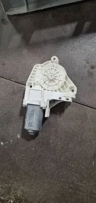 Audi A5 Sportback 8TA Front door window regulator with motor 8T0959801B 120420060448