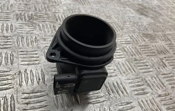 Mercedes-Benz A W176 Mass air flow meter A0000943348