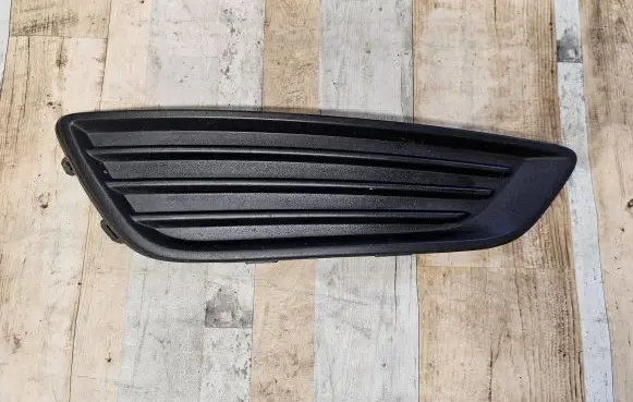 Ford Focus Front grill F1EB19952AA T00024946