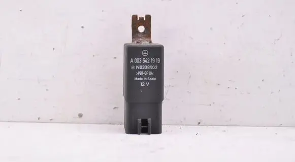 Mercedes-Benz Vito Viano W639 Other relay A0035421919
