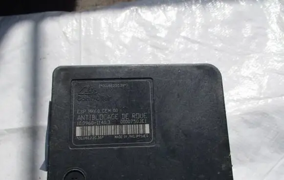 Citroen C5 ABS Pump 9657061080