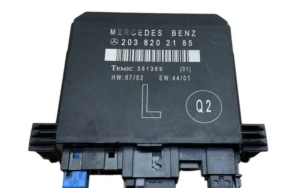 Mercedes-Benz C AMG W203 Air suspension control unit module (rear) 35136901 2038202185 351369