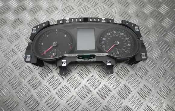 Volkswagen PASSAT B8 Speedometer (instrument cluster) 3G0920941A