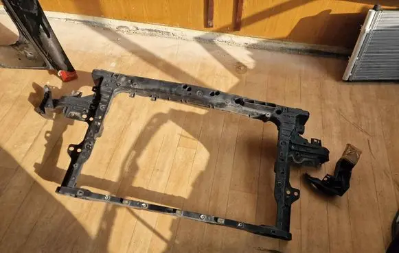 KIA Niro Radiator support slam panel 108417400D