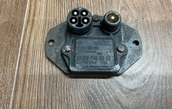 Mercedes-Benz E W124 Ignition amplifier control unit 0025455932 0227100121