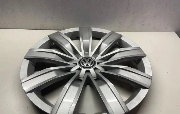 Volkswagen Tiguan R16 wheel hub/cap/trim 5NA601147