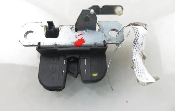 Seat Leon (1M) Tailgate/trunk/boot lock/catch/latch 6L6827505A