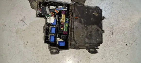 Nissan X-Trail T31 Fuse module 7154632430