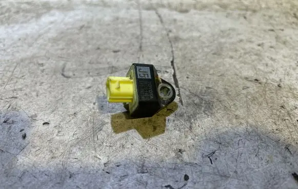 Toyota C-HR I Airbag deployment crash/impact sensor 89173F4010 5927NZ2W8