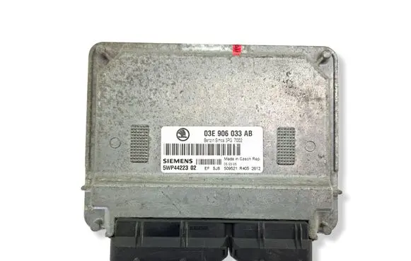 Skoda Fabia Mk1 (6Y) Engine control unit/module 03E906033AB 5WP4422302 5WP44223