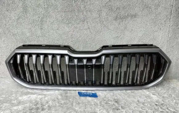 Skoda Superb B8 (3V) Front bumper upper radiator grill 3P08533653A