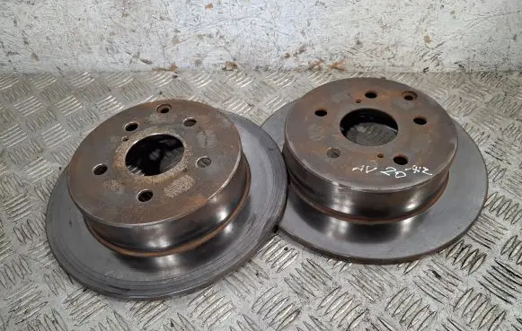 Toyota Avensis T250 Rear brake disc 4243105050