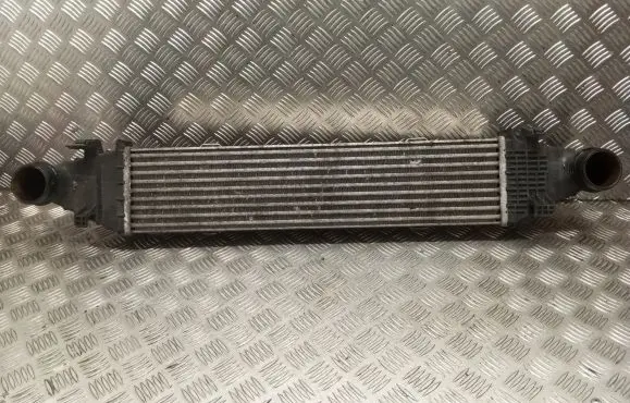 Mercedes-Benz C W204 Intercooler radiator A2045000300
