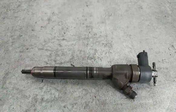 Hyundai i40 Fuel injector 0445110410BOSCH