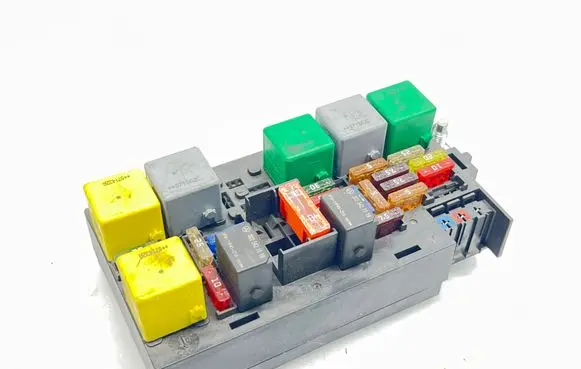 Mercedes-Benz R W251 Fuse module A1645402972