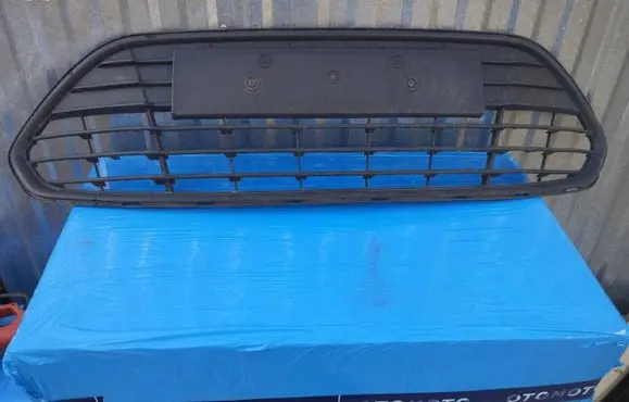 Ford Mondeo MK IV Front grill