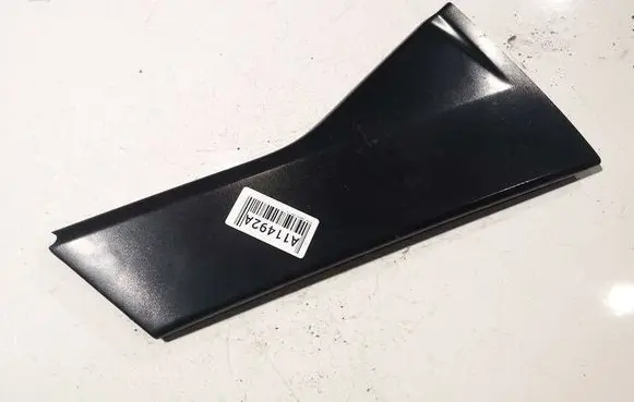Nissan Qashqai Rear door glass trim molding 82290JD01A