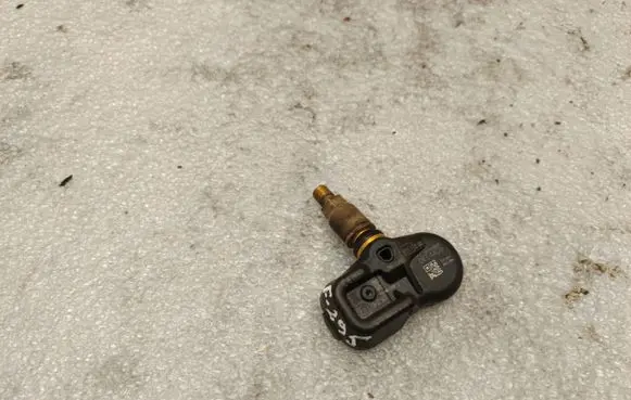 Toyota RAV 4 (XA40) Tire pressure sensor 10R035437 PMVC210