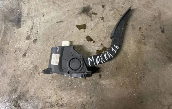 Opel Mokka Accelerator throttle pedal 96892406