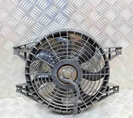 Radiator cooling fan shroud