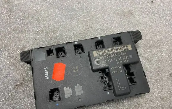 Mercedes-Benz C W203 Door control unit/module 2038201585
