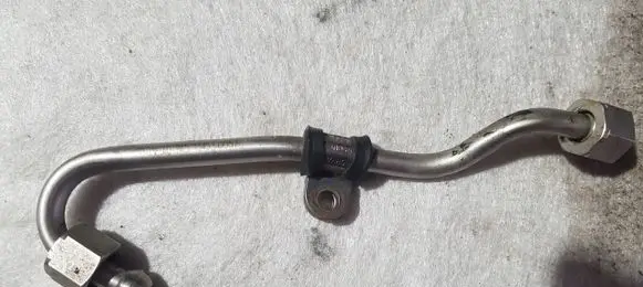 Volkswagen Eos Fuel line pipe 03CAQBA5