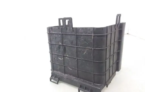Volkswagen Touran I Battery tray heat shield 1K0915336