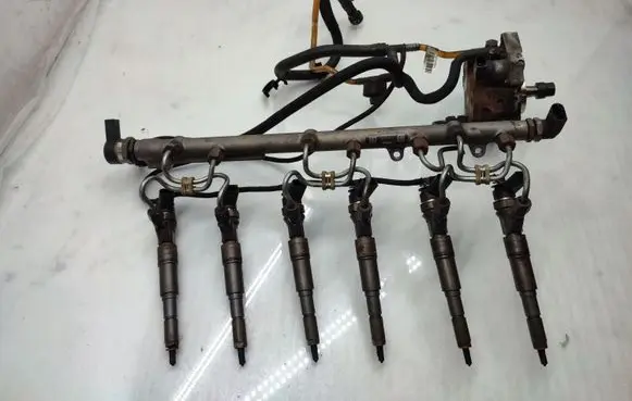 BMW 5 E60 E61 Fuel injection system set 0445110209 7798333 7799610