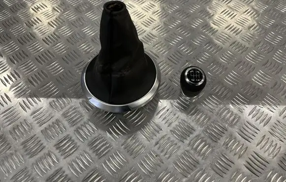 Nissan Juke II F16 Gear lever shifter trim leather/knob PU16098