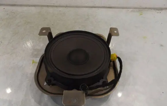 Alfa Romeo 147 Rear door speaker